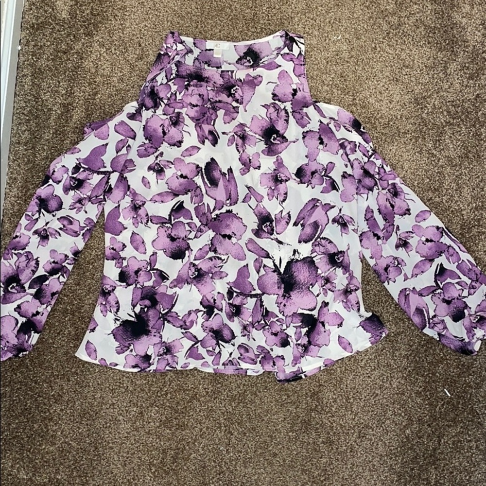 Flower blouse with cut out shoulders